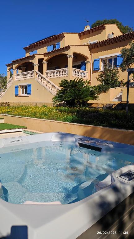 La Maison Bleue - B&B Tolone