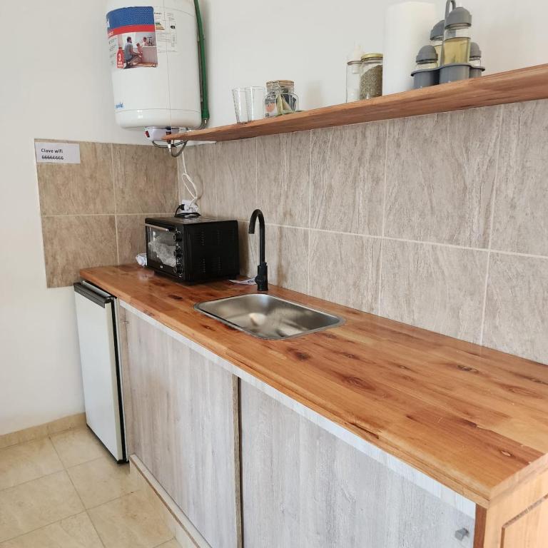 Temporarios trelew con cochera - B&B Trelew