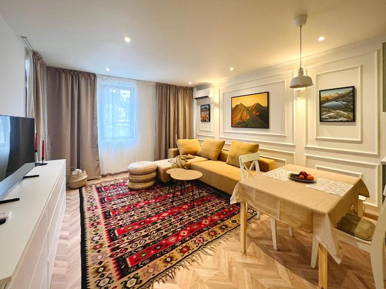 Lagom Apartment - Next to the Gondola - B&B Bansko