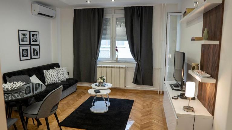 Apartman Innocence Sajam - Chambres d'hôtes Novi Sad