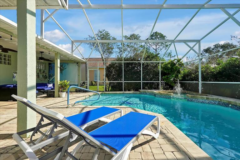 Southern Dunes Home w Pool, Spa & Game Room - B&B Haines City