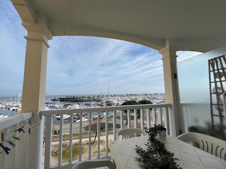 Appartement T3 avec balcon et parking privé au port d'Arcachon - FR-1-319-591 - B&B Arcachon