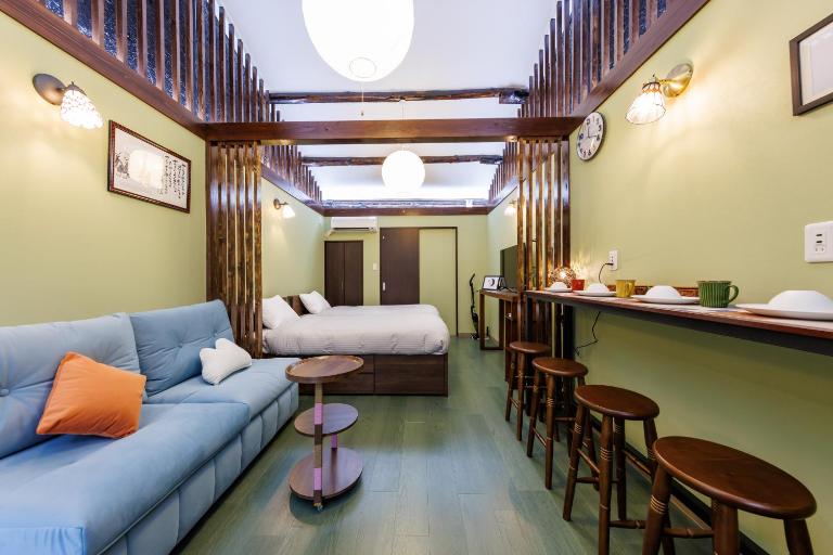 鶴橋和モダン古民家 縁家 Enya-Japanese Townhouse 2min to Tsuruhashi Station Easy Access to Namba and Dotonbori - Ferienwohnung Ōsaka