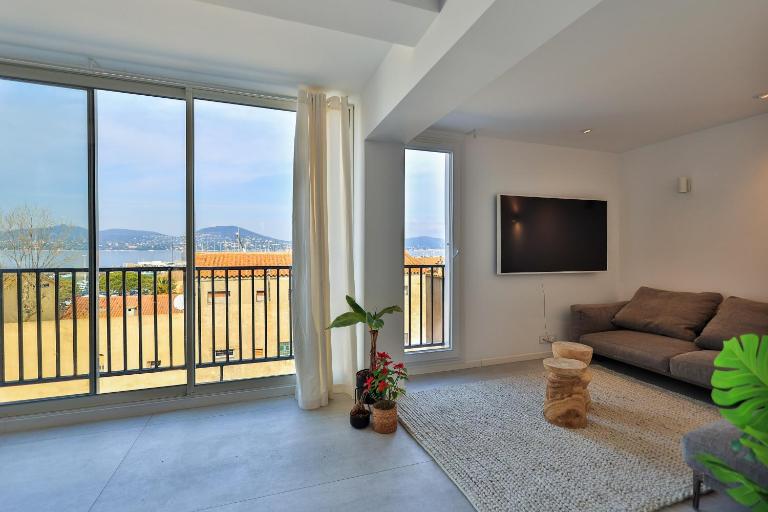 FRIDA - Saint-Tropez - 3 Bedrooms Sea View Apartment - 2 mins Walk to Port - B&B Saint-Tropez