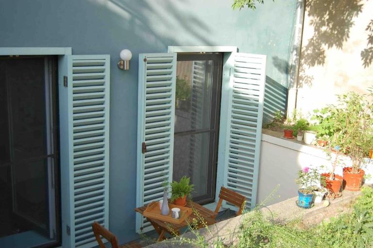 Design Studio 9 with private patio in central villa - B&B Arad