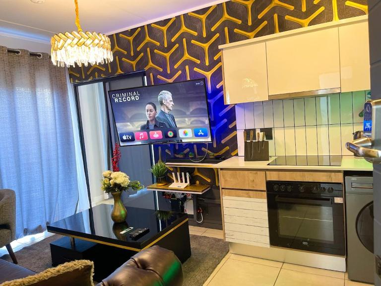 Modern Elegance Cutting-Edge Smart Home - Chambres d'hôtes Centane
