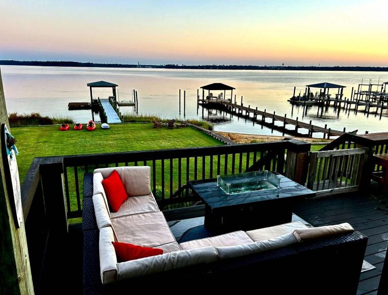 Relax,Fish,Grill,Chill! Pup,Kid Friendly Riverfront Paradise! Amenities,Gameroom - Ferienwohnung Sneads Ferry