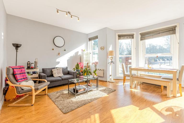 New listing! 2BR flat with patio in Clapham Common - B&B London