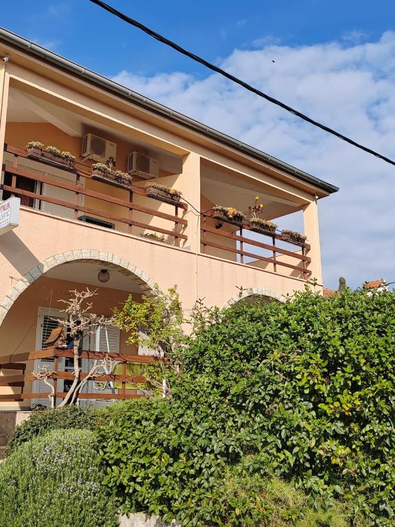 Apartmani Ferri 2 - B&B Vrbanj