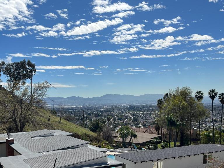 Private Hillside Home with View - Yaamava - NOS - B&B San Bernardino