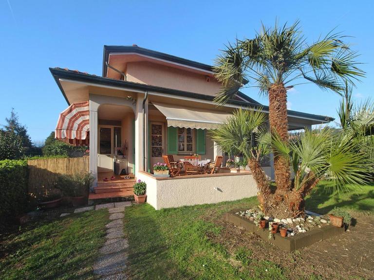Holiday Home in Versilia near Sandy Beaches - Ferienwohnung Le Bocchette