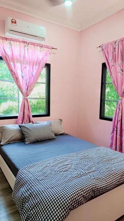 Teratak Falah Homestay - B&B Sungai Buloh