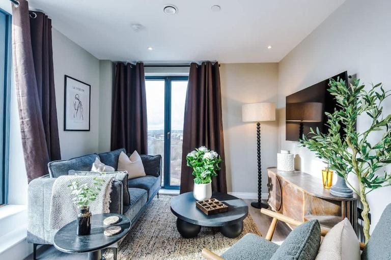 Leeds City Centre - Roof Terrace & Free Parking - Bed and Breakfast Leeds