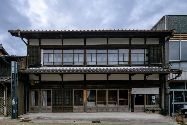 Nunome-ya, Homestay with local family in Japanese Alps, Private 2nd-floor with 4 rooms & toilet, shared bathroom - Bed and Breakfast Ena