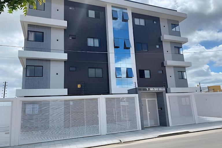 Para 10 pessoas, 03 quartos ar condicionado e ventilador, garagem, atrás do hospital da Unimed apt 302 - B&B Petrolina