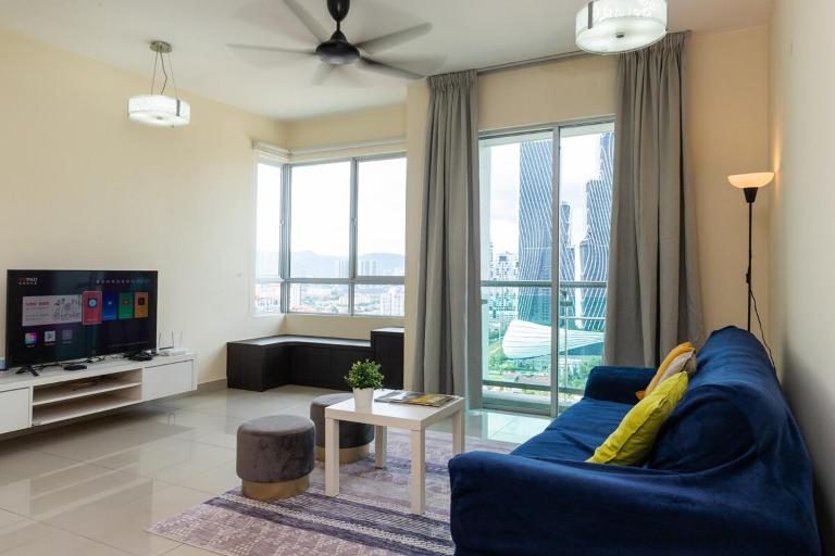 Publika Mont Kiara City View Suite - 8KM to KLCC - Bed and Breakfast Kuala Lumpur