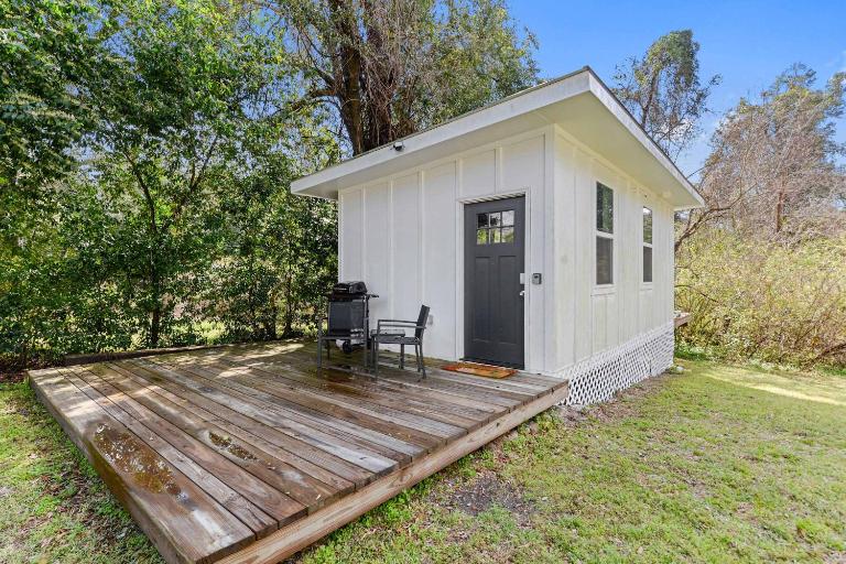 Coastal Cabana Studio - Close to beach and Mississippi City - B&B Gulfport