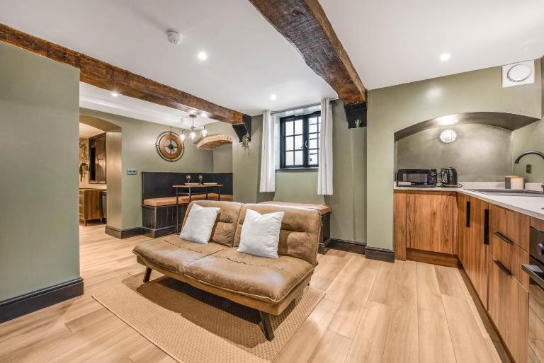 WhiskAwayHomes - Shaw Mews - Apartment 2 - Bed and Breakfast Worcester