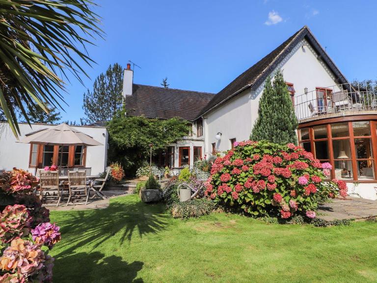 Mickle Trafford Manor - B&B Chester