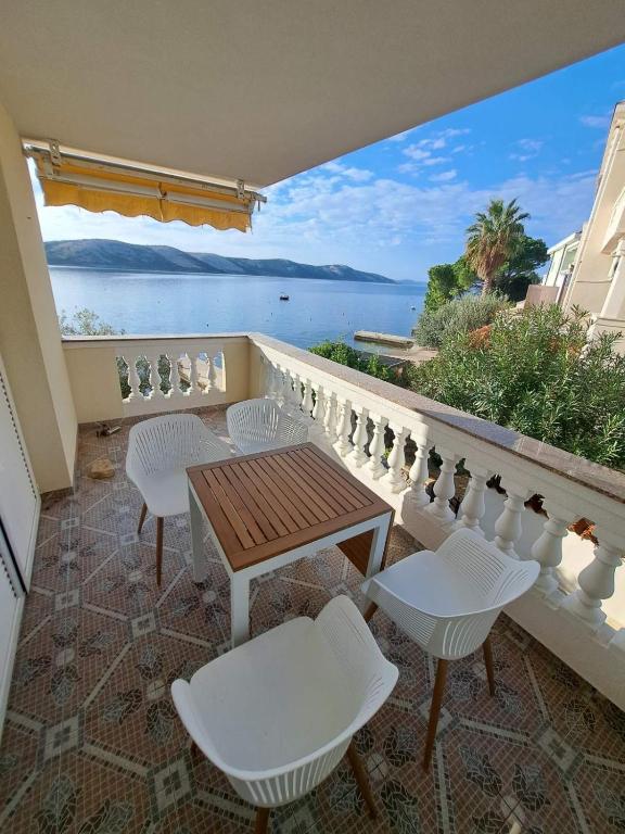 Apartment Solis - B&B Stara Novalja