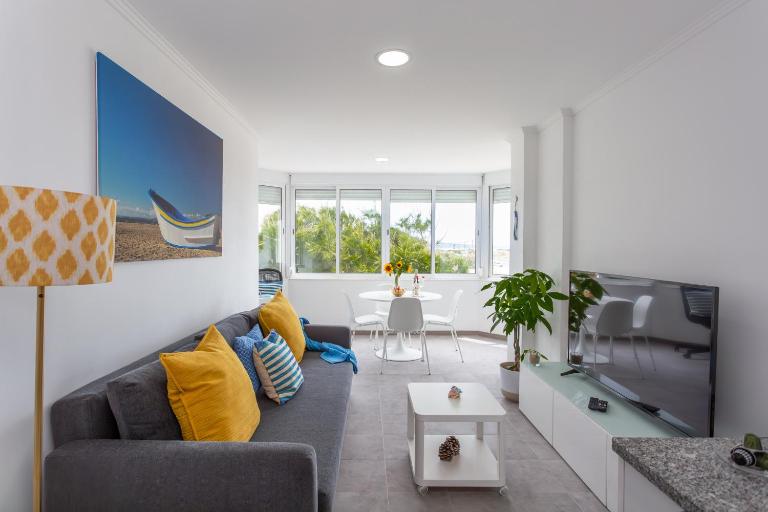 BeGuest Beachfront Apartment Caparica Lisbon - B&B Costa de Caparica