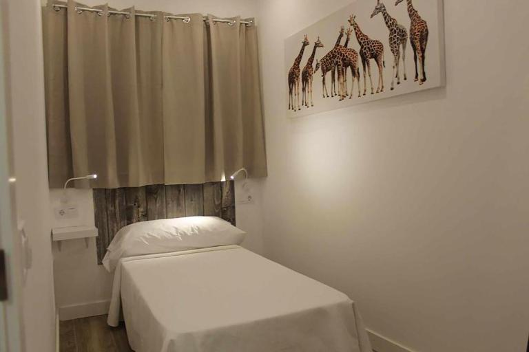 Hostal royal begoña - B&B Madrid