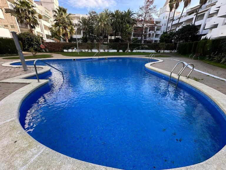 Apartamento con vistas a la psicina comunitaria AV-29 - B&B Roses