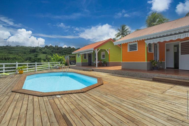 2 Bungalows avec Piscine - B&B Sainte-Marie