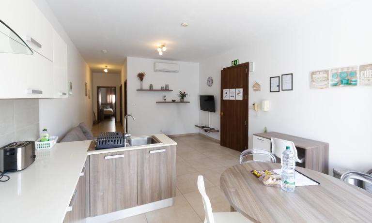 Modern & Central 2 bedroom & 2 bathrooms apartment - B&B Msida
