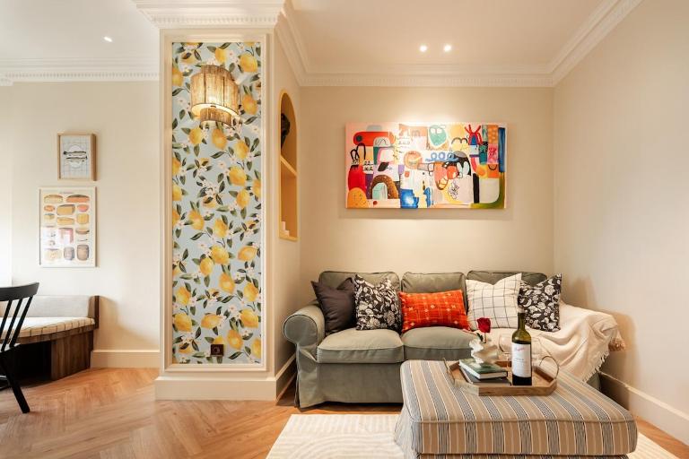 2BR Cozy City View CBD Sudirman Park Apartment, Positano House Design - Chambres d'hôtes Jakarta
