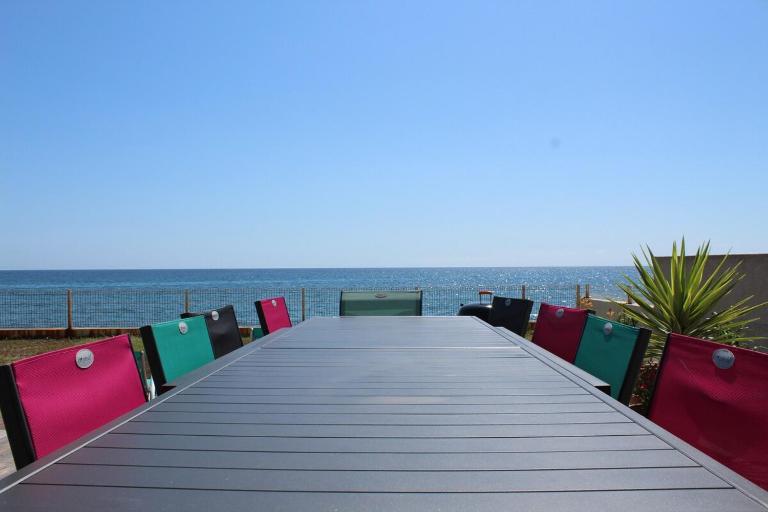 Bord de mer, pieds dans l'eau, vue panoramique - B&B San-Nicolao
