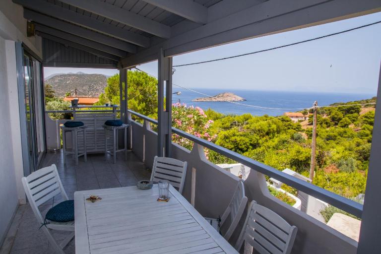 Lili and Blue - Charming house - B&B Porto Rafti