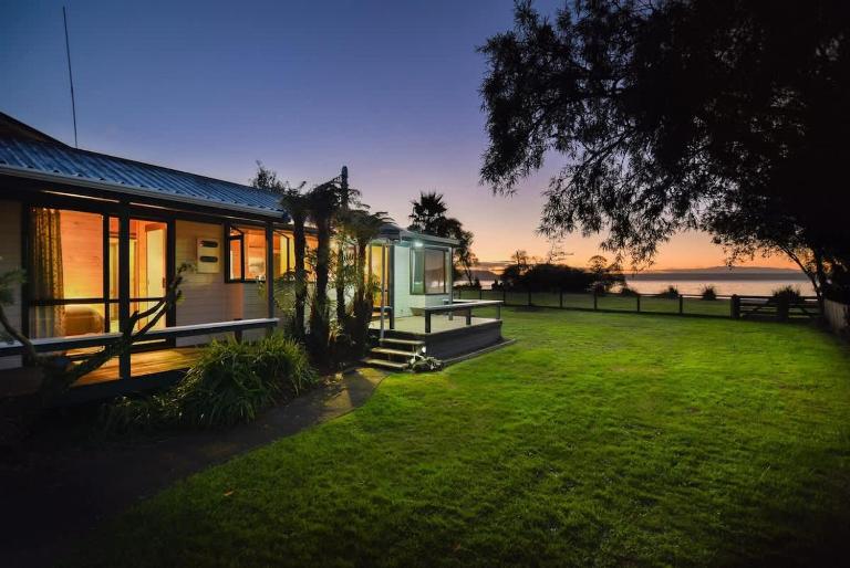 Cooper's Lakeside Cabin - B&B Rotorua