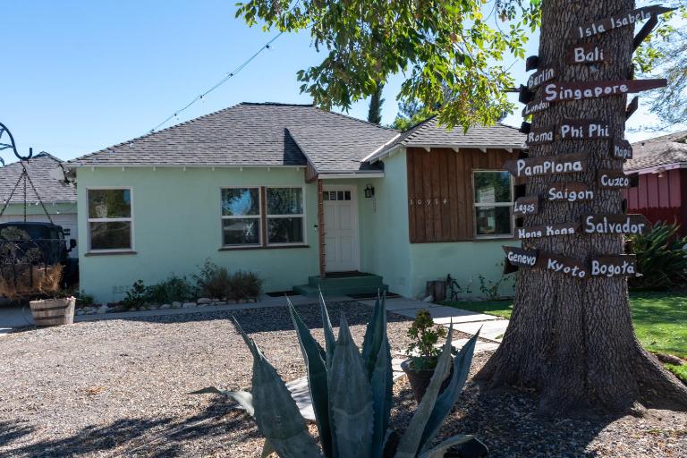 Cozy and Relaxing in Suburbs of LA - B&B Mission Hills