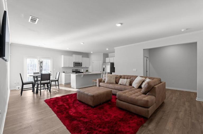 Elegant Townhouse Retreat Near Mall Of Georgia - Ferienwohnung Buford