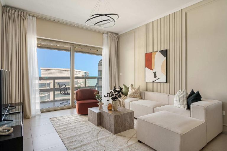 Silkhaus Vacation Homes Luxury 2BDR with Maid Room in Ajwan Towers - Bed and Breakfast Abu Dhabi