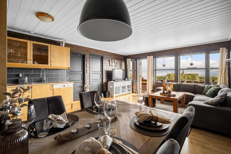 Lovely apartment with amazing view and sauna - B&B Skulestadmo