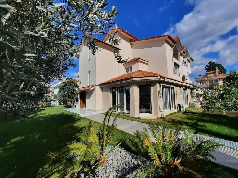 Comfortable and new apartment near the sea! - B&B Izmir