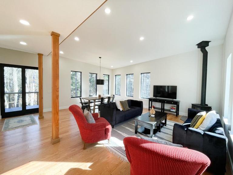 Luxury Modern Cabin near Skiing - B&B Plymouth