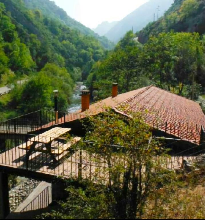 Apartamento con jacuzzi y chimenea, río Sella - B&B Canisquezo