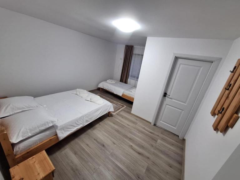 Pensiunea Poiana Munților - B&B Poiana Negrii