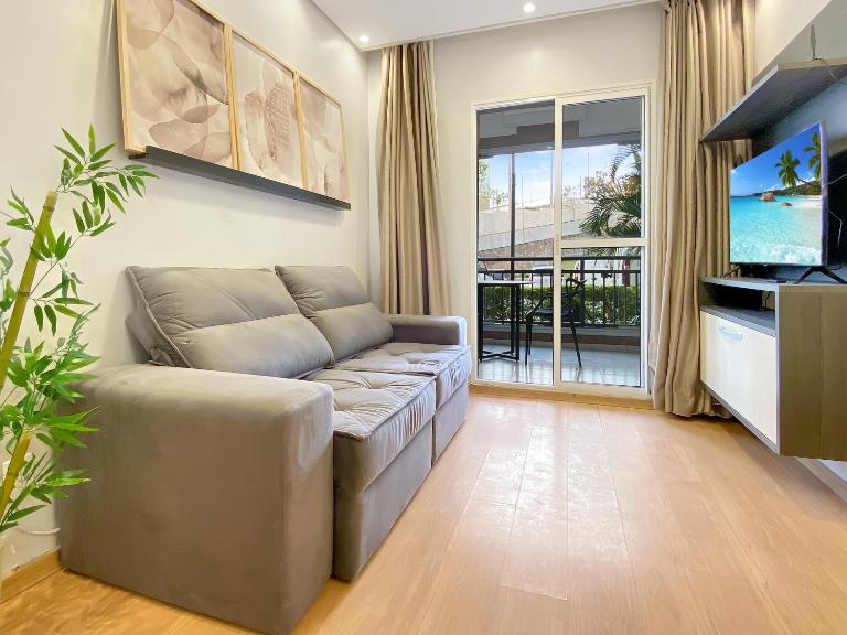 Pool 1 Suite 2 Bedrooms Modern Balcony - B&B Carapicuíba