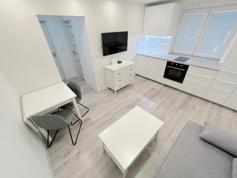 Krásny byt - apartmán v Novom meste - B&B Chl’aba