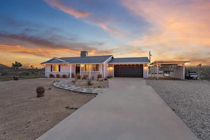 Maison YV - Fire-pit - Desert Beauty - A Location - B&B Yucca Valley