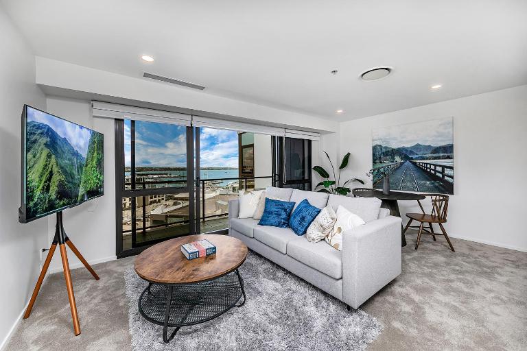 QV Stays Central Stunner with Harbour Views - B&B Auckland