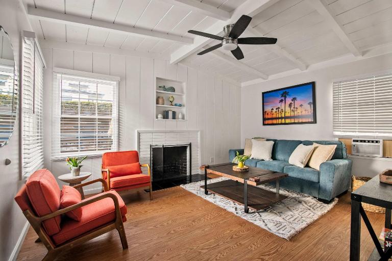 Seaside 1BR Steps to Windansea Beach & Peek Views - Ferienwohnung San Diego
