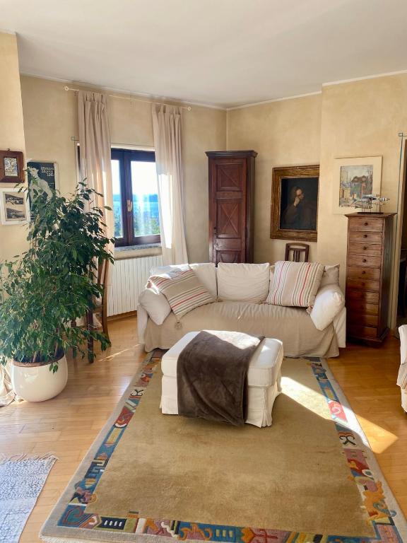 Sun Lake House and Hill - Ferienwohnung Lesa
