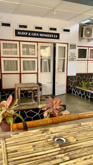 Ijen & Sleep Homestay - B&B Ketapang