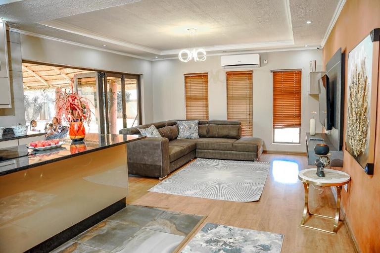 Laicah House - B&B Tlokweng