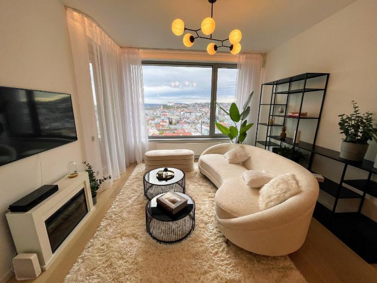 AH Sky Park 3D - 20th floor sunset views - Chambres d'hôtes Bratislava